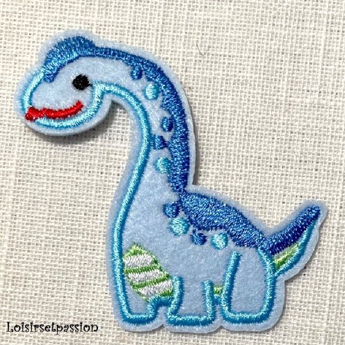 Écusson patch - dinosaure bleu **  6 x 6 cm ** applique brodée thermocollante