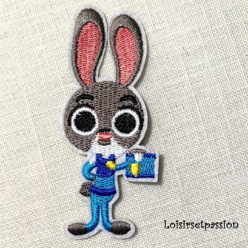 Écusson patch - lapin bunny bleu ** 4 x 9,5 cm ** applique brodée thermocollante