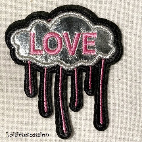 Écusson patch brodé thermocollant - nuage noir argenté, mot love rose ** 7 x 8 cm ** applique à repasser