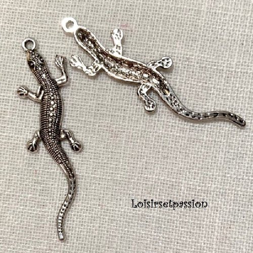 Breloque / charm / pendentif - lézard salamandre argenté ** 15 x 55 mm ** vendu à l'unité - 180