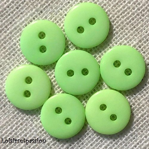 Lot de 8 petits boutons / vert pâle ** 10 mm ** bouton rond en résine - layette couture poupée bébé scrapbooking - br10mm