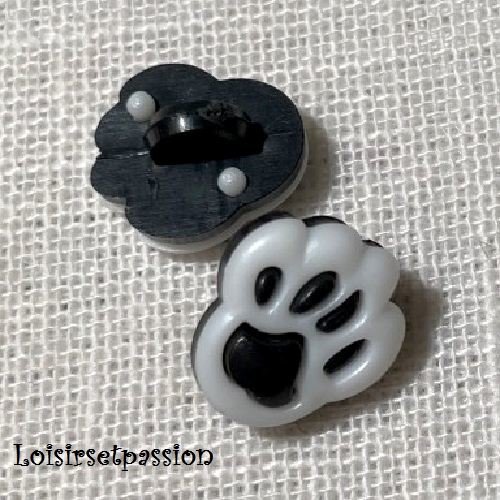 Bouton boule tige plastique - patte d'animal, chat chien ours / noir ** 12 x 14 mm ** vendu à l'unité - couture - b36