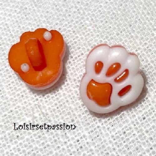 Bouton boule tige plastique - patte d'animal, chat chien ours / orange ** 12 x 14 mm ** vendu à l'unité - couture - b36