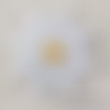 Écusson patch, petite fleur marguerite blanche ** 3,5 cm ** applique brodée thermocollante, à repasser - c141