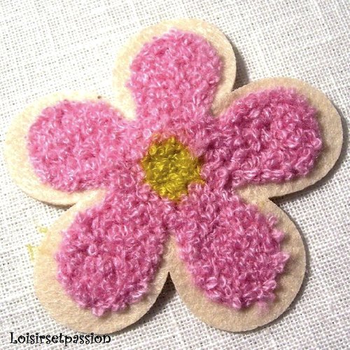 Applique écusson patch - fleur tissu éponge / rose dragée ** 6,5 x 6,5 cm ** à coudre