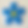 Applique écusson patch - fleur tissu éponge / bleu ciel ** 6,5 x 6,5 cm ** à coudre