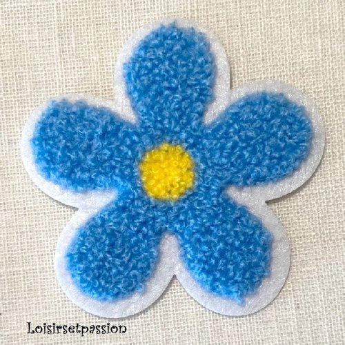 Applique écusson patch - fleur tissu éponge / bleu ciel ** 6,5 x 6,5 cm ** à coudre