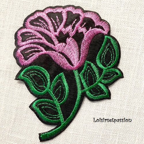 Écusson patch, fleur rose mauve ** 7,5 x 9,5 cm ** applique brodée thermocollante, à repasser - c145