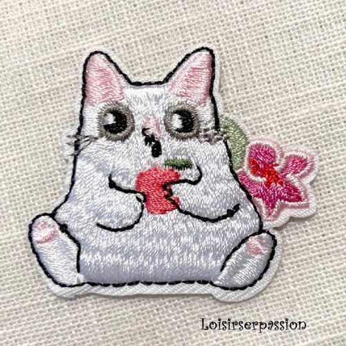 Écusson patch thermocollant - collection chat blanc - n°5 / chat fleur rose ** 5 x 4,5 cm ** applique brodée à repasser