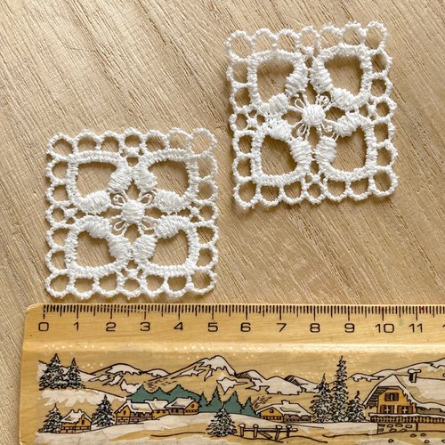 Applique dentelle, carrée losange blanc crème ** 5  x 5 cm ** incrustation couture, patch à coudre - vendu à l'unité - acd71
