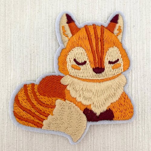 Écusson patch - renard assoupi jaune ocre ** 6 x 6,5 cm ** applique brodée thermocollant - à repasser