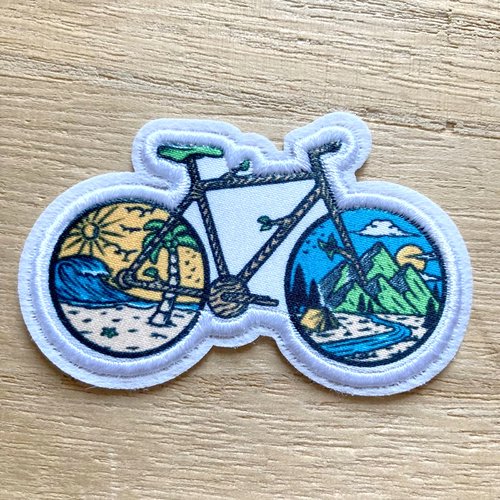 Écusson patch brodé thermocollant - vélo bicyclette paysage mer montagne ** 6,5 x 4 cm ** applique à repasser