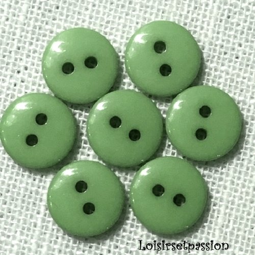 Lot de 6 petits boutons / vert kaki clair ** 11 mm ** bouton rond en résine - layette couture poupée bébé scrapbooking - br11mm