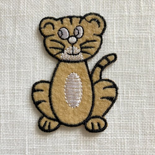 Écusson patch brodé thermocollant, chat assis beige ** 4,5 x 6 cm ** applique à repasser