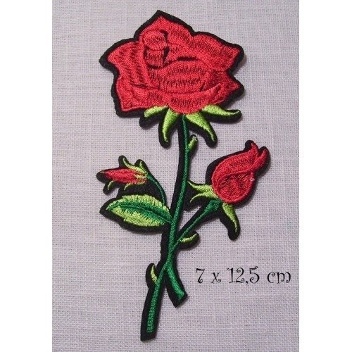 C5410 - fleur rose rouge sur tige ** 7 x 12,5 cm ** applique écusson patch brodé thermocollant