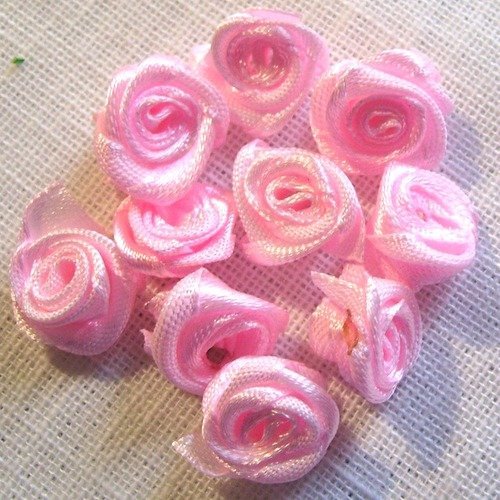 Lot de 10 fleurs roses en ruban satin / rose clair ** 15 mm ** f08