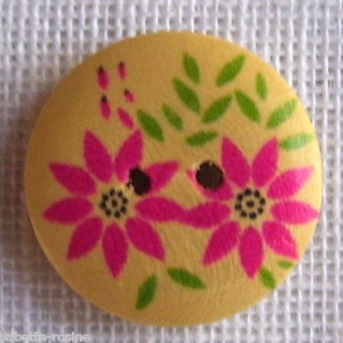 Réf 18/006 ** 18 mm **  bouton rond bois vernis décoré - fleur étoile rose - couture tricot