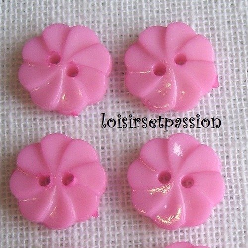 B11 / rose ** 13 mm **  bouton rond 2 trous - fleur rosace - vendu à l'unité -  couture layette bébé scrapbooking