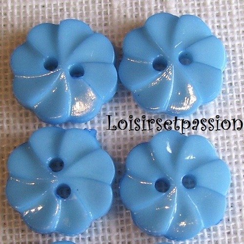 B11 / bleu azur ** 13 mm **  bouton rond 2 trous - fleur rosace - vendu à l'unité -  couture layette bébé scrapbooking