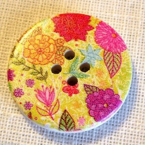 30/120 ** 3 cm / 30 mm **  bouton rond bois vernis décoré - fleur ton jaune rose - couture mode vintage