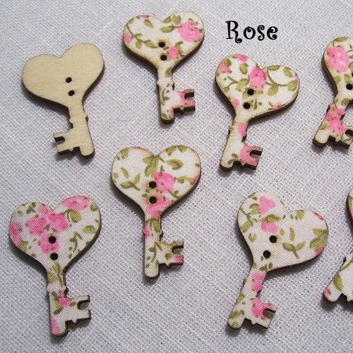 B29 / clé coeur rose - bouton bois décoratif - imprimé effet tissu fleuri ** 23 x 35 mm ** vendu à l'unité