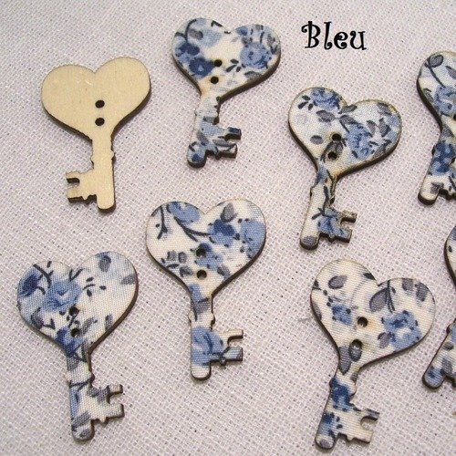 B29 / clé coeur bleu - bouton bois décoratif - imprimé effet tissu fleuri ** 23 x 35 mm ** vendu à l'unité