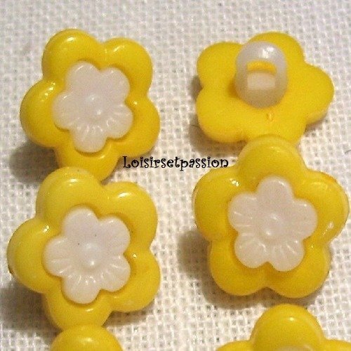B17 / jaune tournesol - bouton fantaisie fleur coeur blanc ** 15 mm ** tige plastique - vendu à l'unité