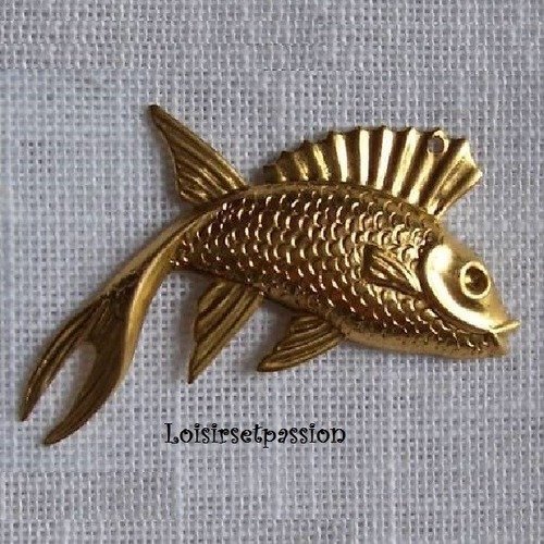 015 - breloque / charm - grand poisson finement ciselé ** 48 x 30 mm ** doré - vendu à l'unité