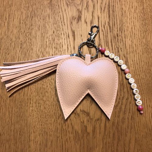 Porte-clés nounou ailes roses