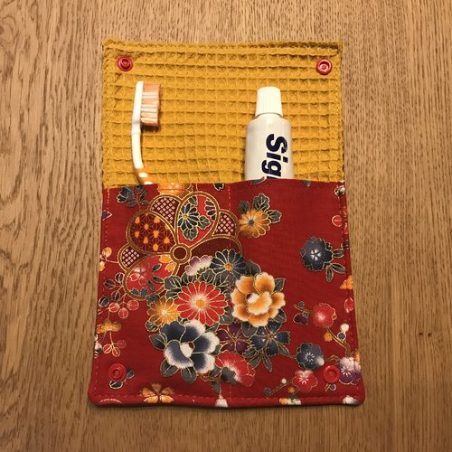 Étui brosse à dents akira curry