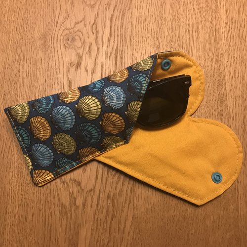 Étui à lunettes coquillages bleus