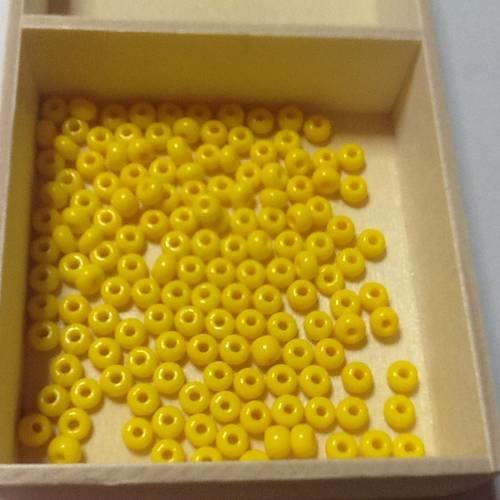 15 gr de perles de rocailles jaune 