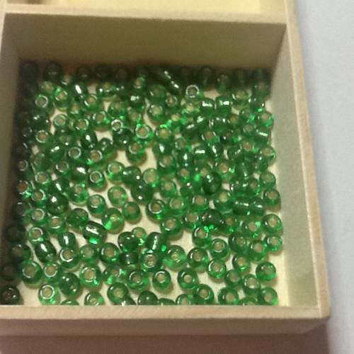 15 gr de perles de rocailles vert 
