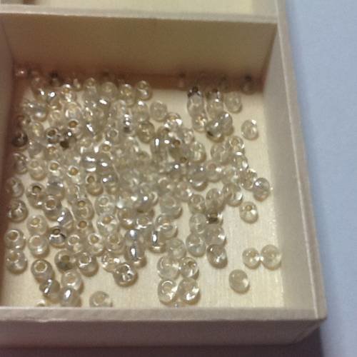 15 gr de perles de rocailles transparente 4,5 mm 