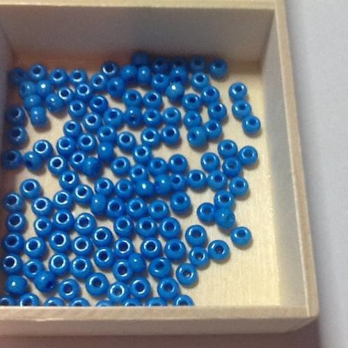 15 gr de perles de rocailles 4,5 mm bleu irisé 
