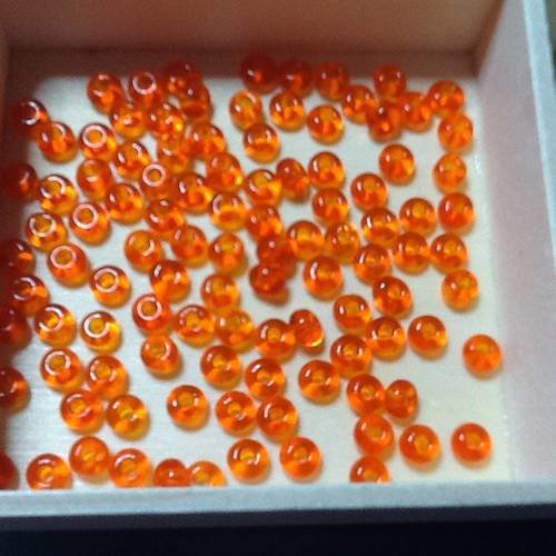 15 gr de perles de rocailles orange 4,5 mm 