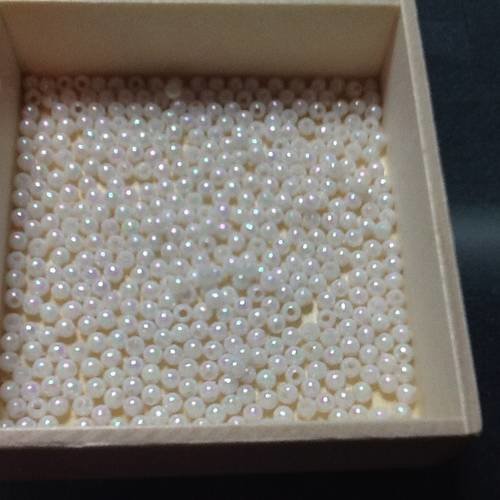 10 gr de perles acrylique 2,5 mm type rocaille