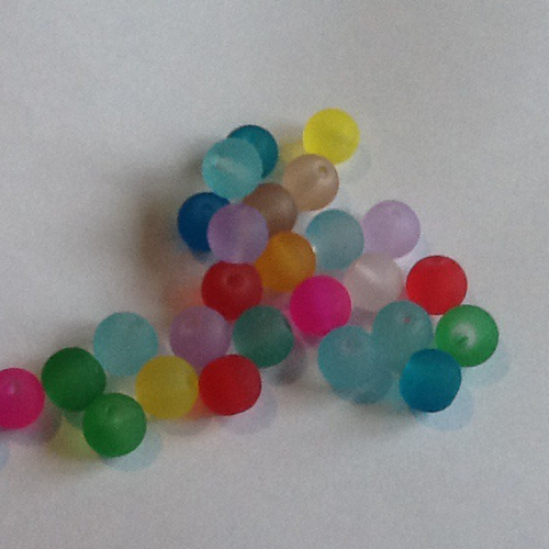 40 perles en verre givré 8 mm