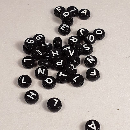 25 perles alphabet noir de a à y