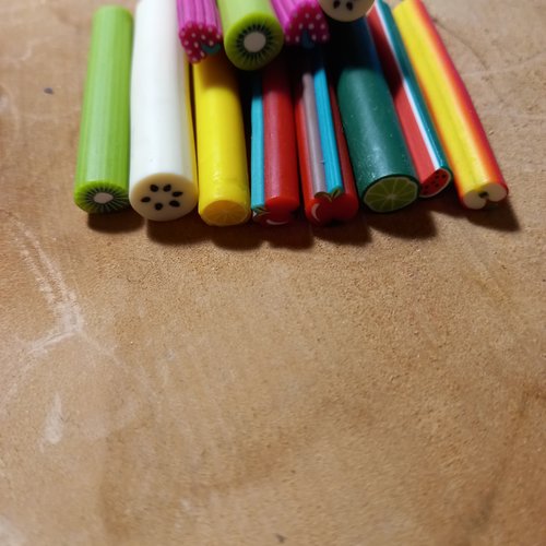 12 cannes fimo fruits