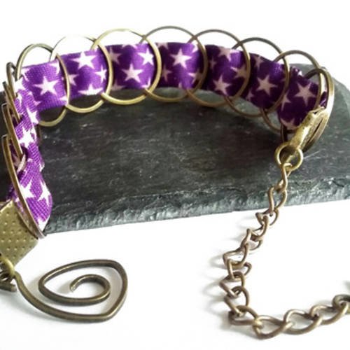 Bracelet anneaux bronze et rubans violet étoiles, fermoir spirale / collection été 2018
