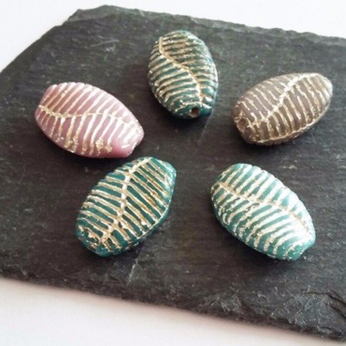 Perles gravées grain de café, striures argentées 19x13mm / vert, rose, violet