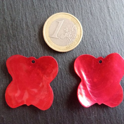 Sequins pendentifs de nacre papillon rouge x2