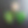 Sequins pendentifs de nacre coeur vert x2
