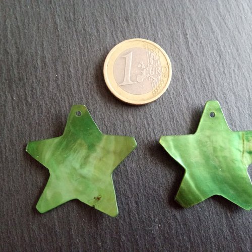 Sequins pendentifs de nacre étoile vert x2