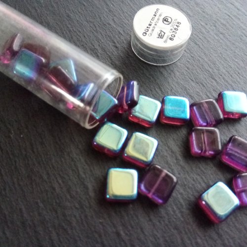 Perles carrées en verre 8mm x10 violet