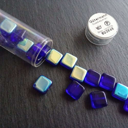 Perles carrées en verre 8mm x10 bleu