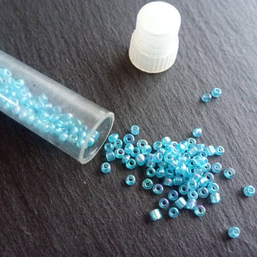 Perles de rocailles gütermann 9/0 bleu clair x4g
