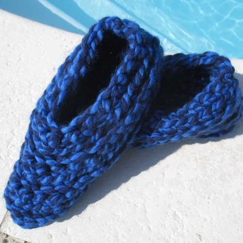 Pantoufles ou chaussons adulte homme 44/45 au crochet en laine bleu