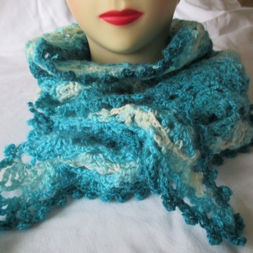 Châle laine bleu turquoise, châle femme en angora réalisé au crochet, chèche bleu angora